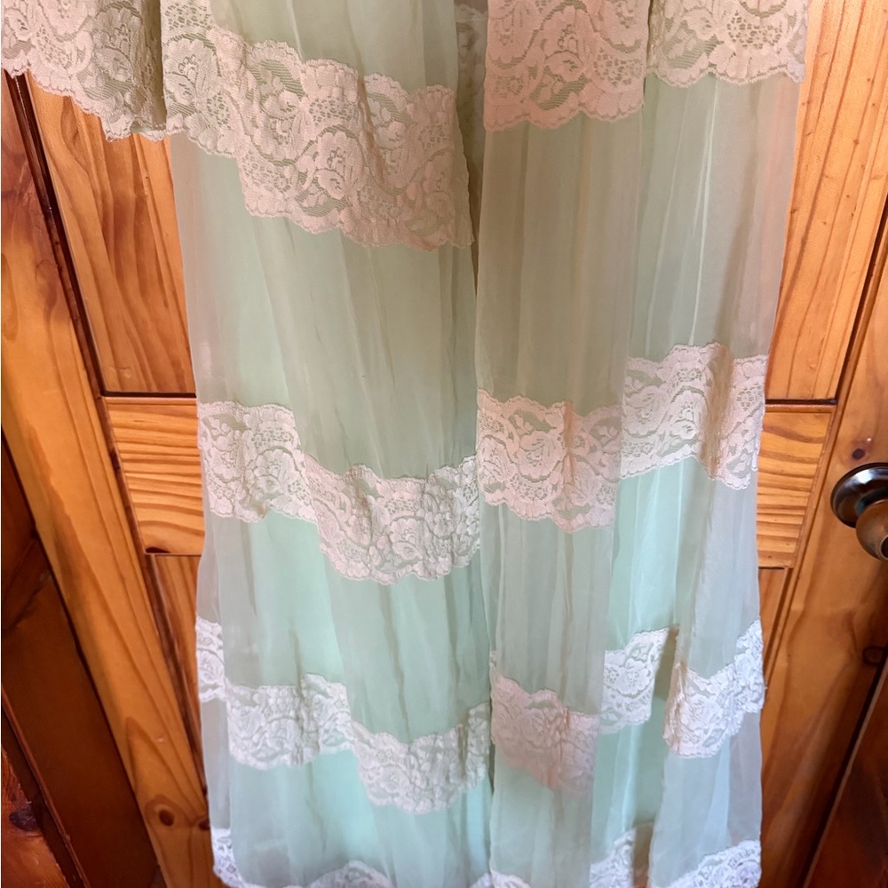 In Time California Green Frilly Robe - Picture 3 of 9